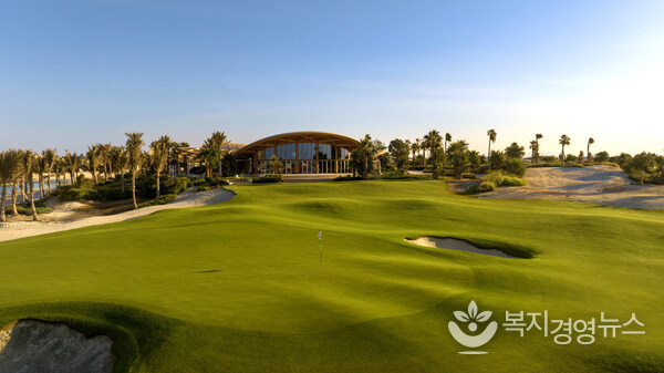 The 18th hole at the Shura Links golf course