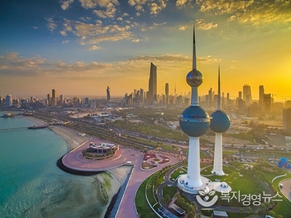 KUWAIT CITY SKYLINE