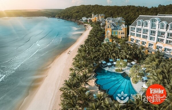 Named as Asia’s Top 5 Resort, JW Marriott Phu Quoc Emerald Bay Resort & Spa is a masterpiece of design and hospitality