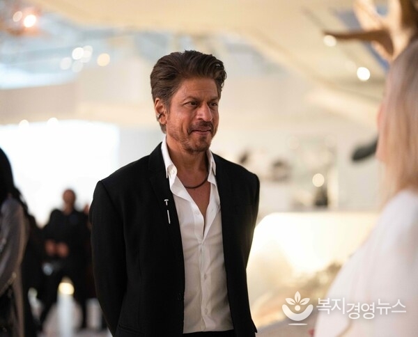 Bollywood Superstars Shah Rukh Khan and Salman Khan Attend Natural History Museum Abu Dhabi’s VIP Opening